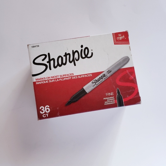 Sharpie Fine Point Permanent Black Marker - Picture 2 of 9